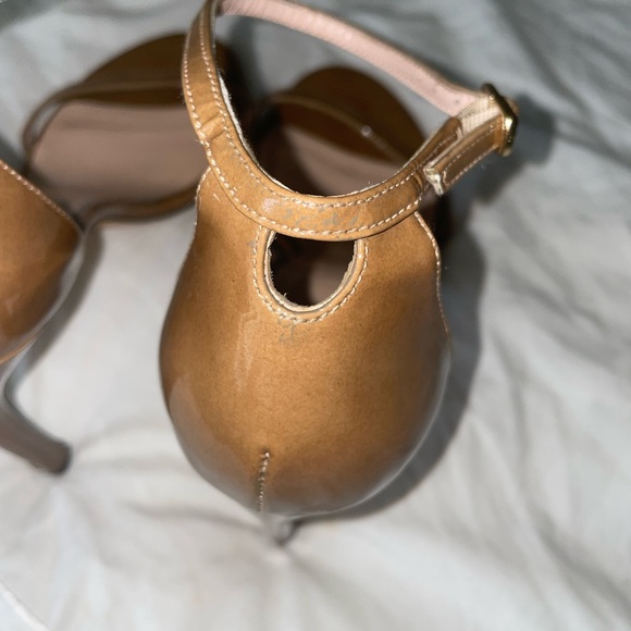 Stuart Weitzman nudistsong patent leather heels in tan, size 40/9 - Picture 12 of 14